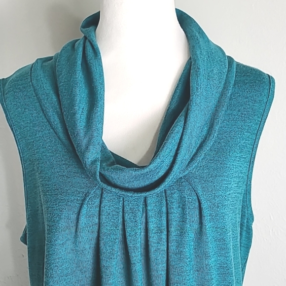 Charlie Paige Teal Sleeveless Sweater, Cowl Neckline, Pockets on Each Side, L/XL - Picture 3 of 8